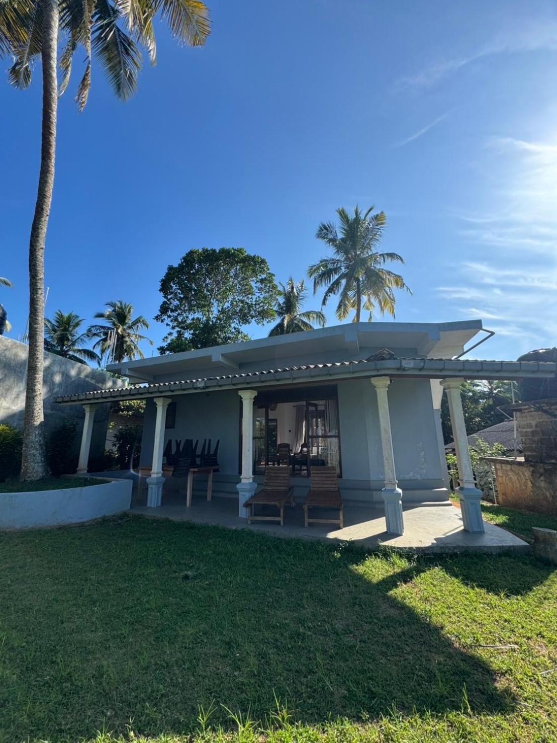 Pemuyan Mirissa70 Acomodação com café da manhã Exterior foto