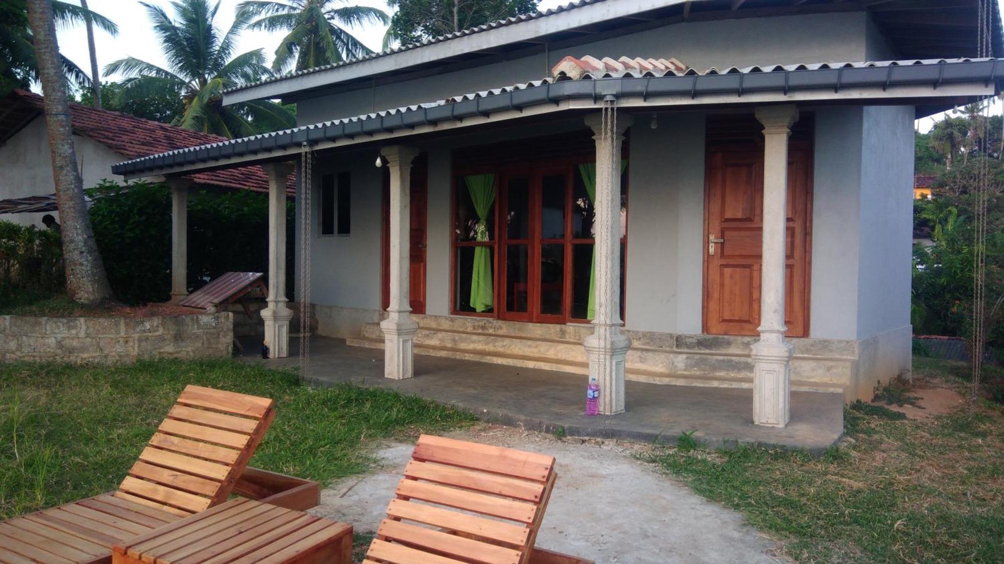 Pemuyan Mirissa70 Acomodação com café da manhã Exterior foto